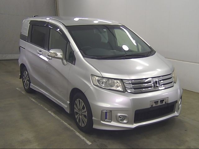 69233 Honda Freed spike GB3 2012 г. (Honda Kyushu)